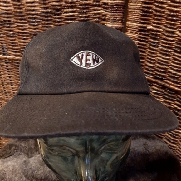 Yew Skater Hat Snapback Black Streetwear Y2K Trucket Beach Surfer Embroidered - Picture 1 of 4